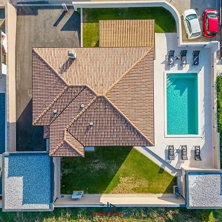 Dvor Comfortable Villa Vodnjan